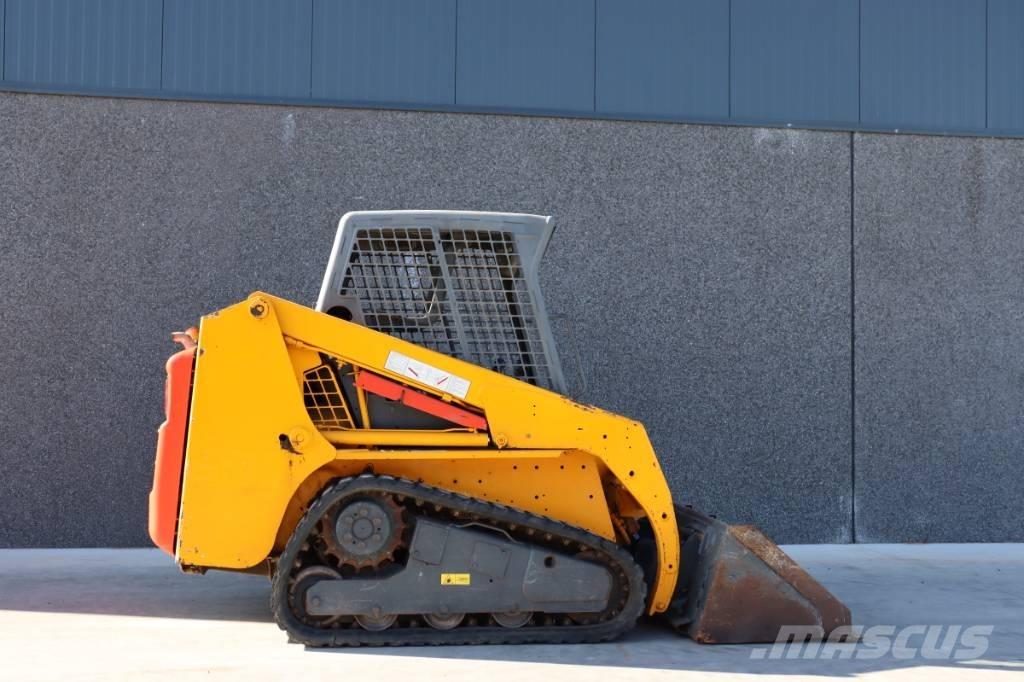 Bobcat T 140 لوادر انزلاقية التوجيه