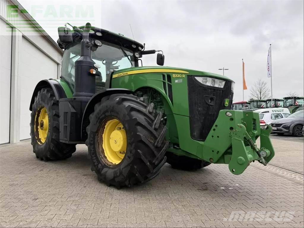 John Deere 8320 r الجرارات