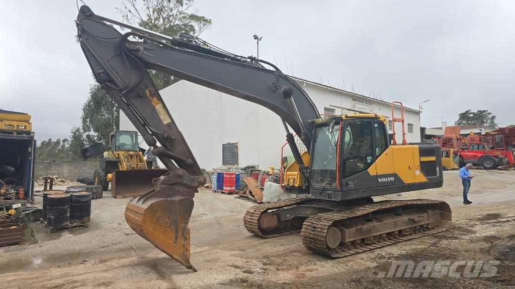 Volvo EC220EL حفارات زحافة