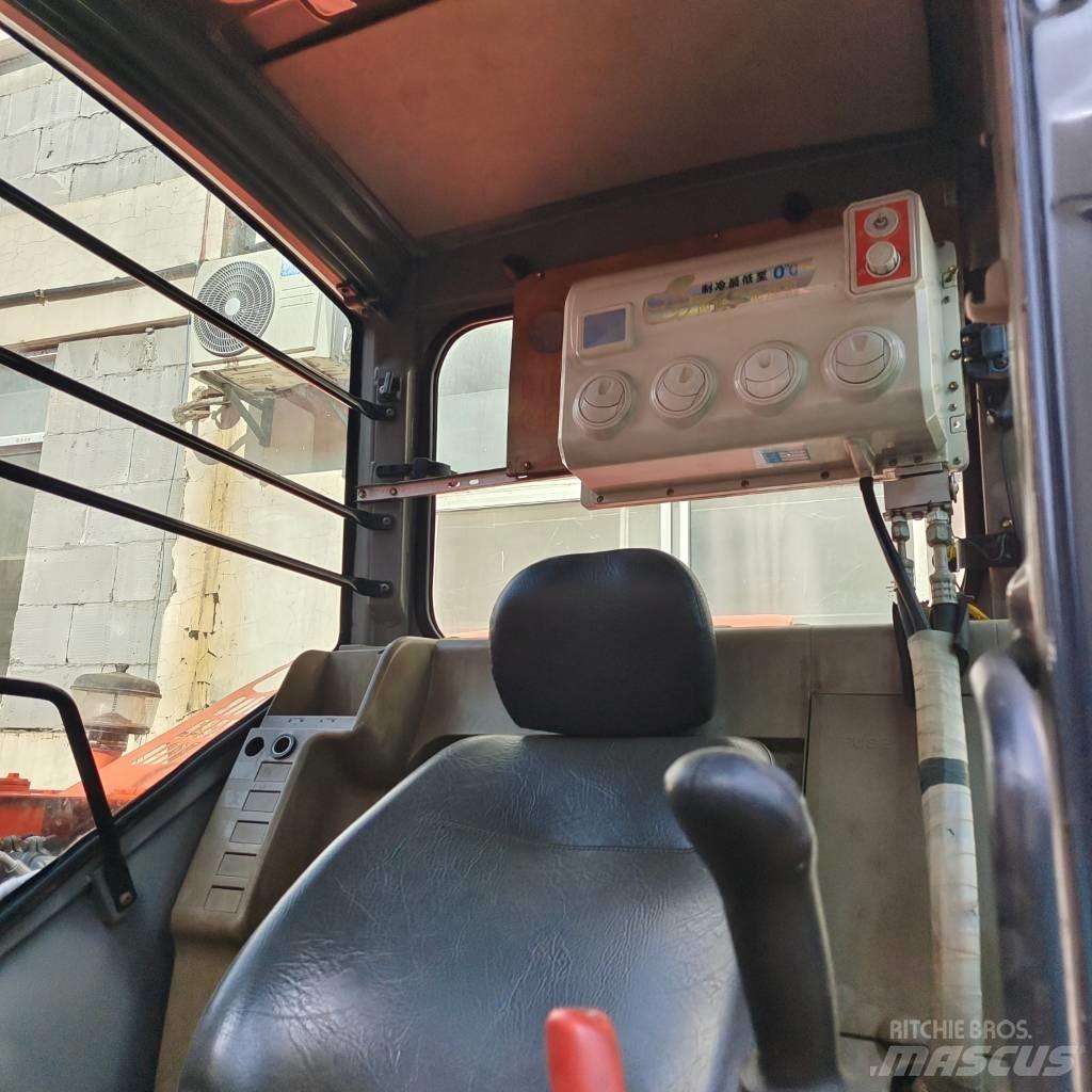 Hitachi ZX 70 حفارات زحافة