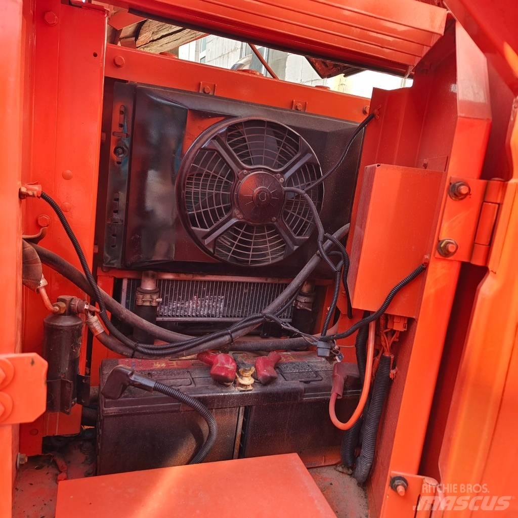 Hitachi ZX 70 حفارات زحافة