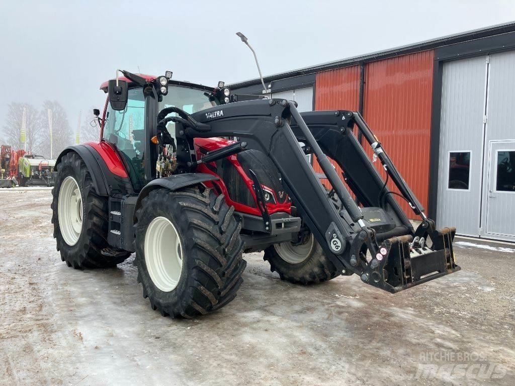 Valtra N174D الجرارات