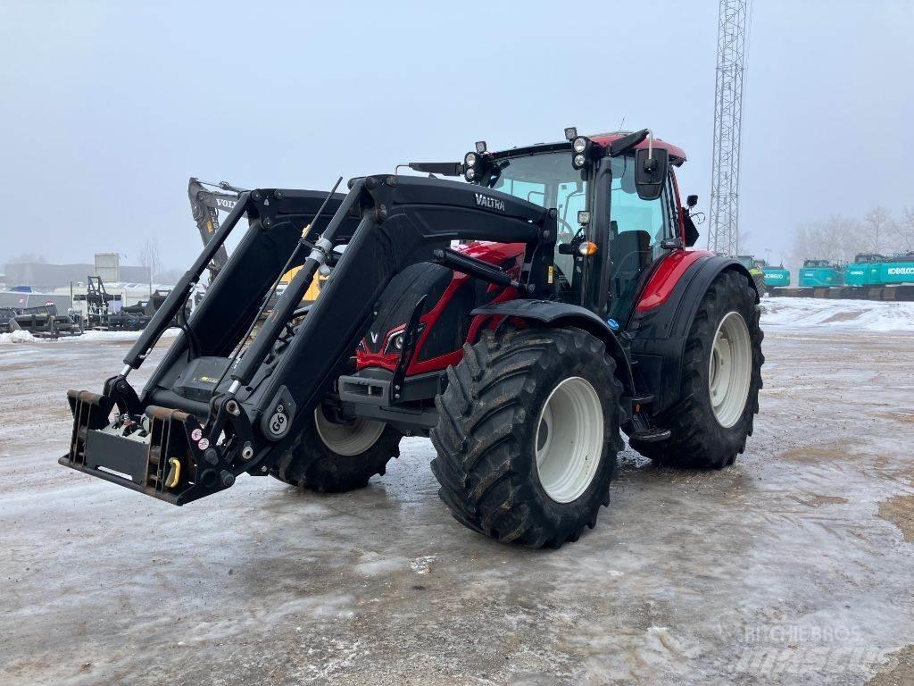 Valtra N174D الجرارات