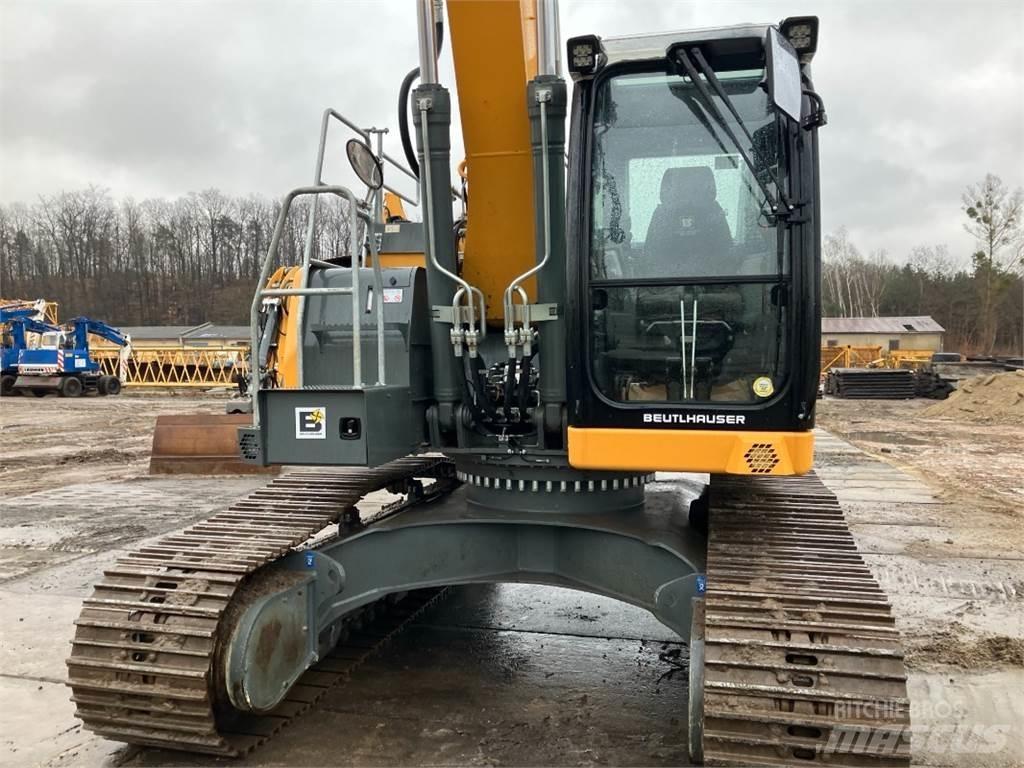 Liebherr R924 حفارات زحافة