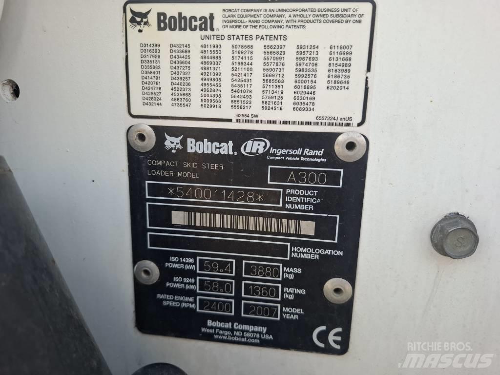 Bobcat A 300 لوادر انزلاقية التوجيه