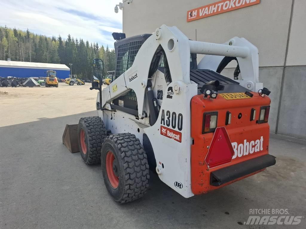 Bobcat A 300 لوادر انزلاقية التوجيه