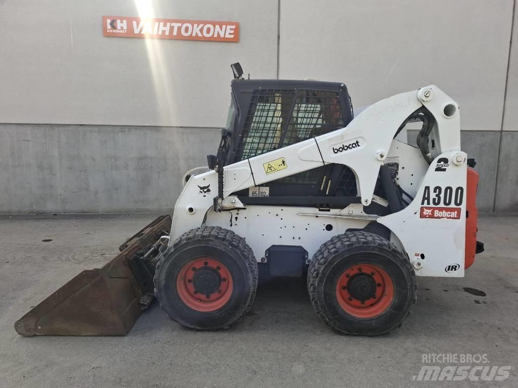 Bobcat A 300 لوادر انزلاقية التوجيه