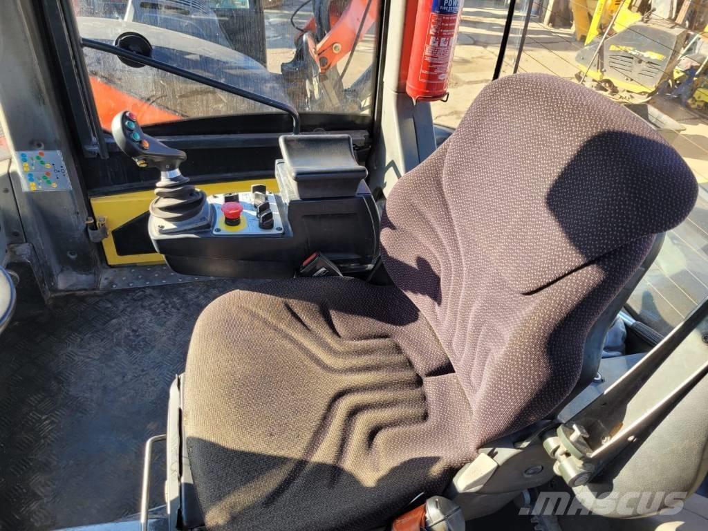 Bomag BW 151 AD-5 مداحل ثنائية الاسطوانة