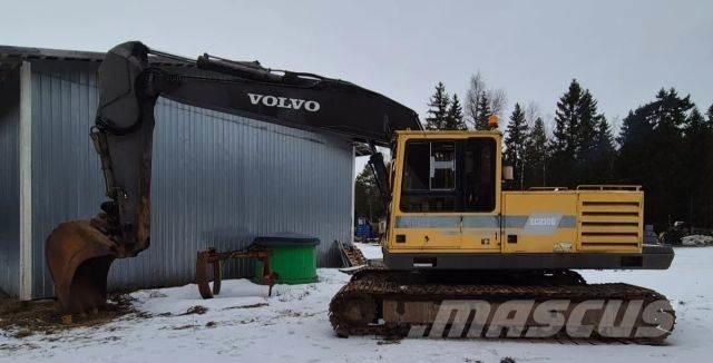 Volvo EC 230B حفارات زحافة