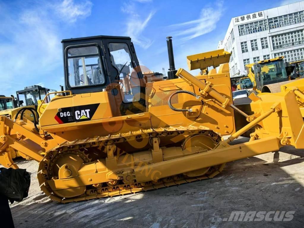 CAT D6G بلدوزرات مجنزرة