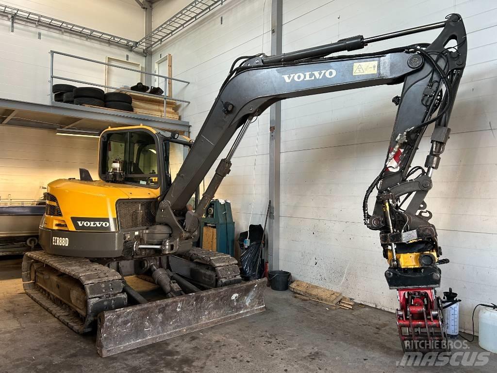 Volvo ECR 88 D حفارات وسط 7 طن - 12 طن