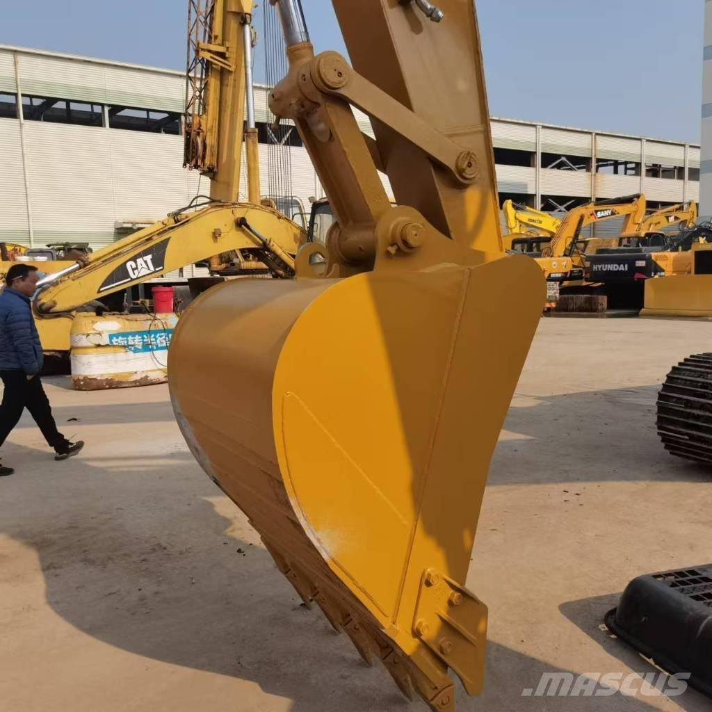 CAT 320 B L حفارات زحافة