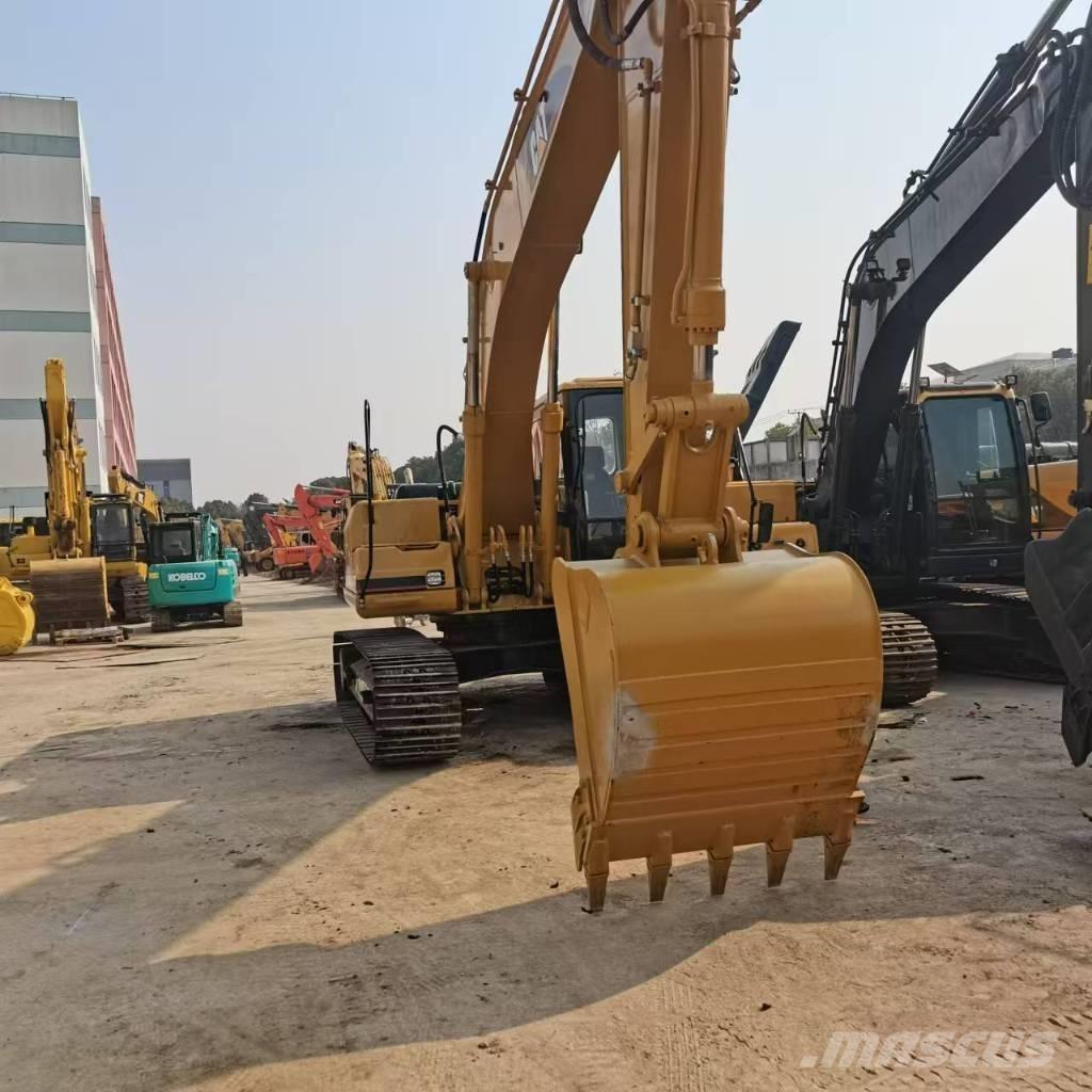 CAT 320 B L حفارات زحافة