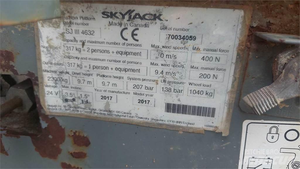 SkyJack SJIII4632 رافعات مقصية الشكل