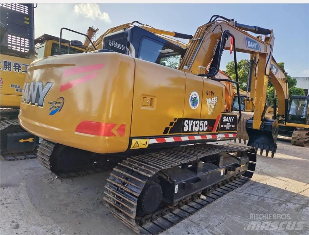Sany SY 135 C حفارات زحافة