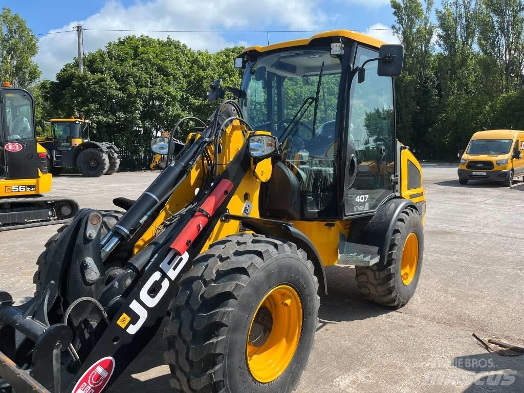JCB 407 agri demo الجرارات
