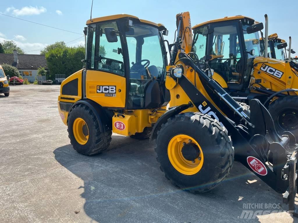 JCB 407 agri demo الجرارات