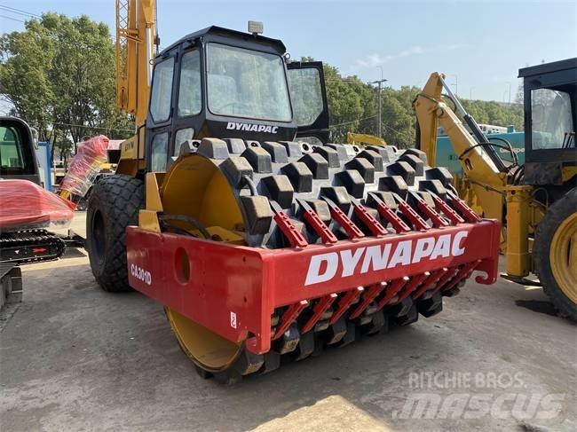 Dynapac CA 301 D مداحل أحادية الأسطوانة