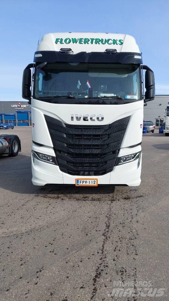 Iveco S-Way 460 LNG وحدات الجر