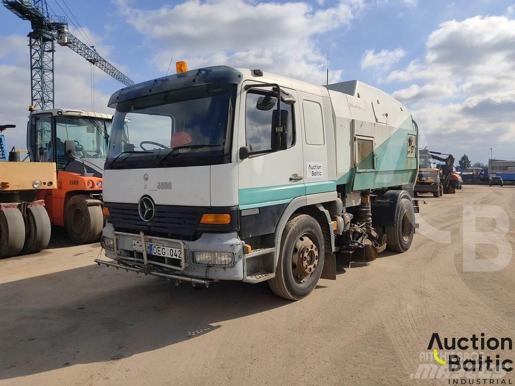 Mercedes-Benz 1517 كناسات