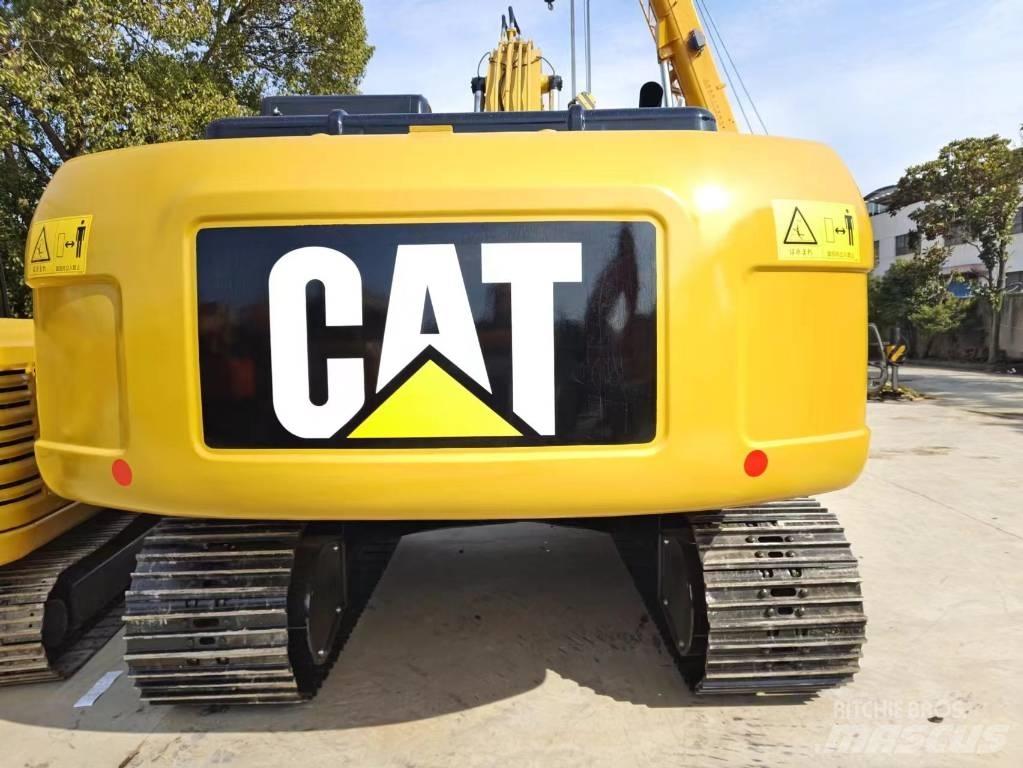 CAT 320 D2 حفارات زحافة