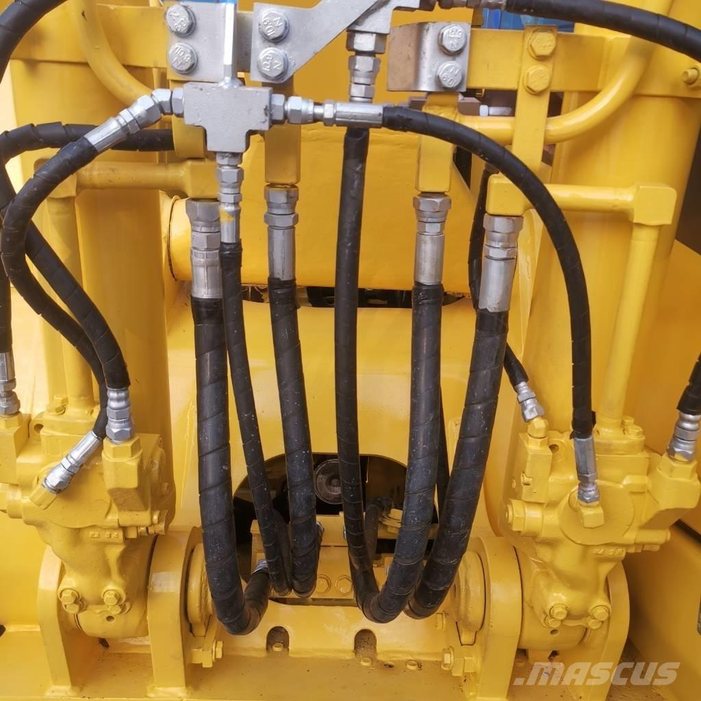 Komatsu PC 130 حفارات زحافة