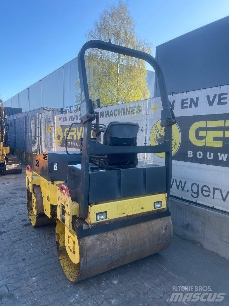 Bomag BW 138 AD مداحل ثنائية الاسطوانة