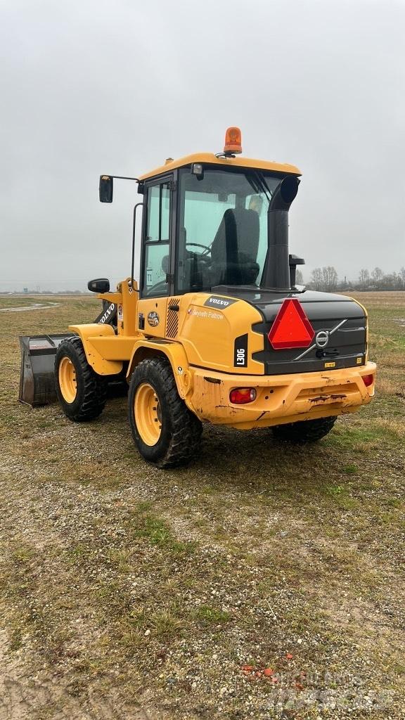 Volvo L 30 G لوادر بعجل
