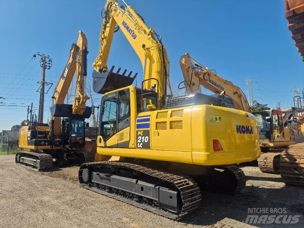 Komatsu PC 210 LC-11 حفارات زحافة
