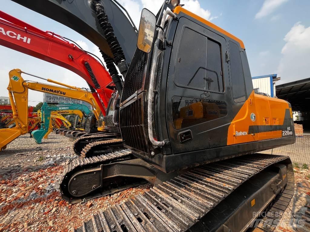 Hyundai HX 220HD حفارات زحافة