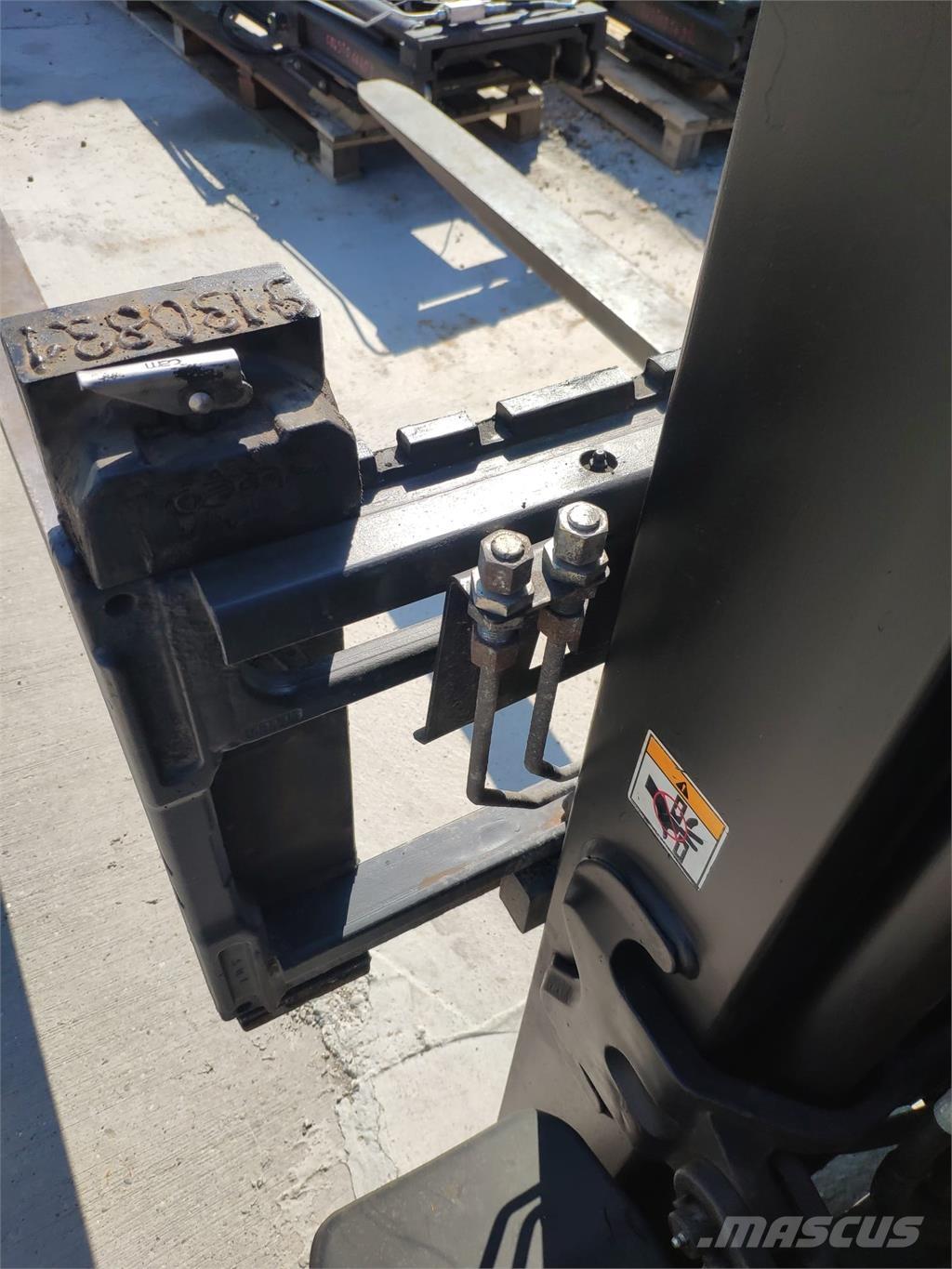 Yale GDP35VX شاحنات الديزل