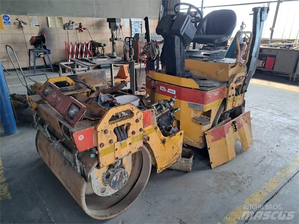 Dynapac CC102 أخرى