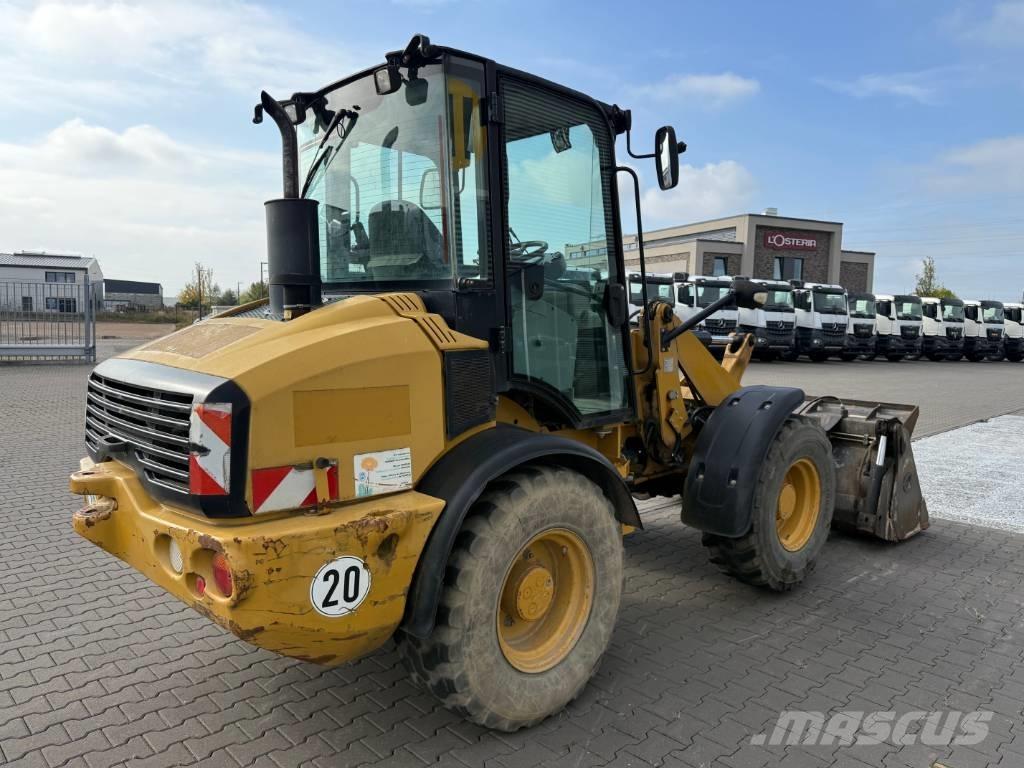CAT 908 H لوادر بعجل