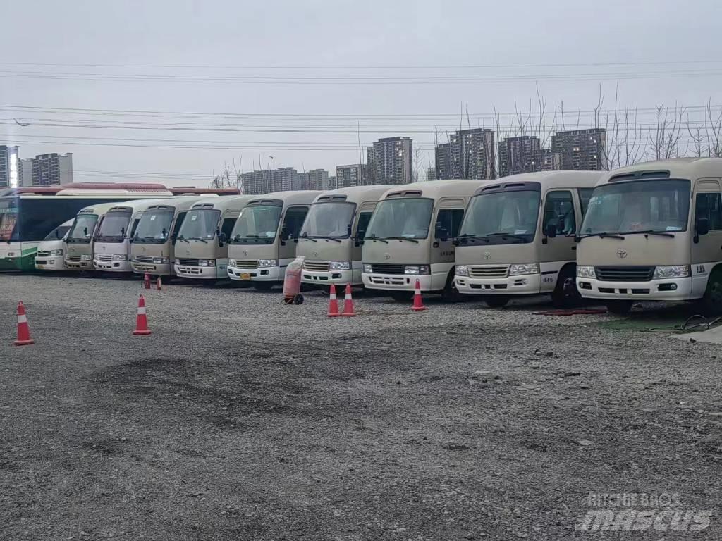 Toyota Coaster حافلة داخل المدينة