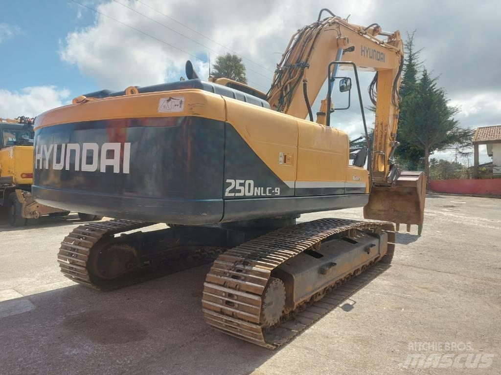Hyundai R 250 -9 حفارات زحافة