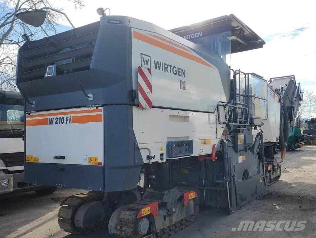Wirtgen W210 FI ماكينات الحصاة والخرسانة