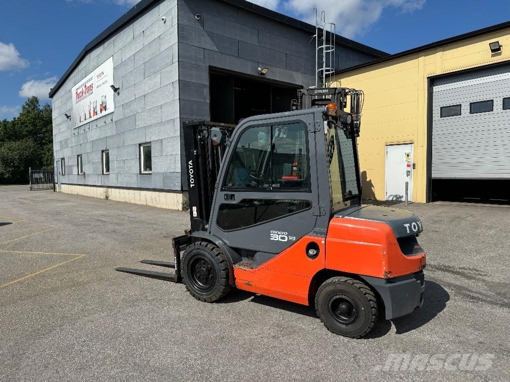Toyota 02-8FDF30 شاحنات الديزل