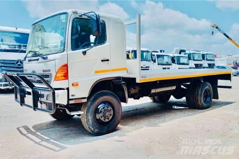 Hino 500 1322 4x4 شاحنات أخرى