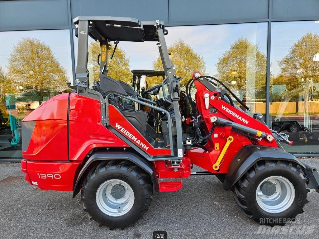 Weidemann 1390 لوادر صغيرة