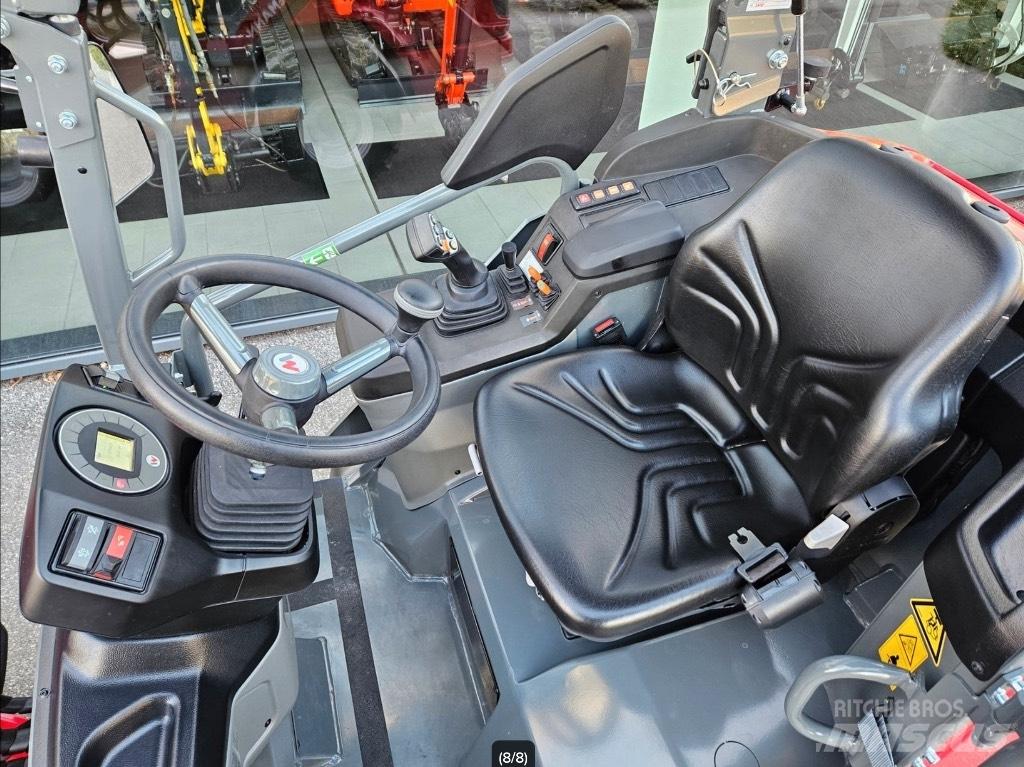Weidemann 1390 لوادر صغيرة