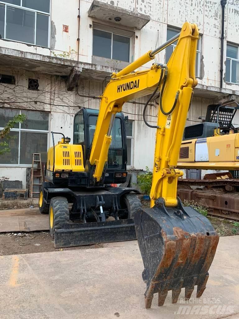 Hyundai Robex 60 W-7 حفارات بعجل