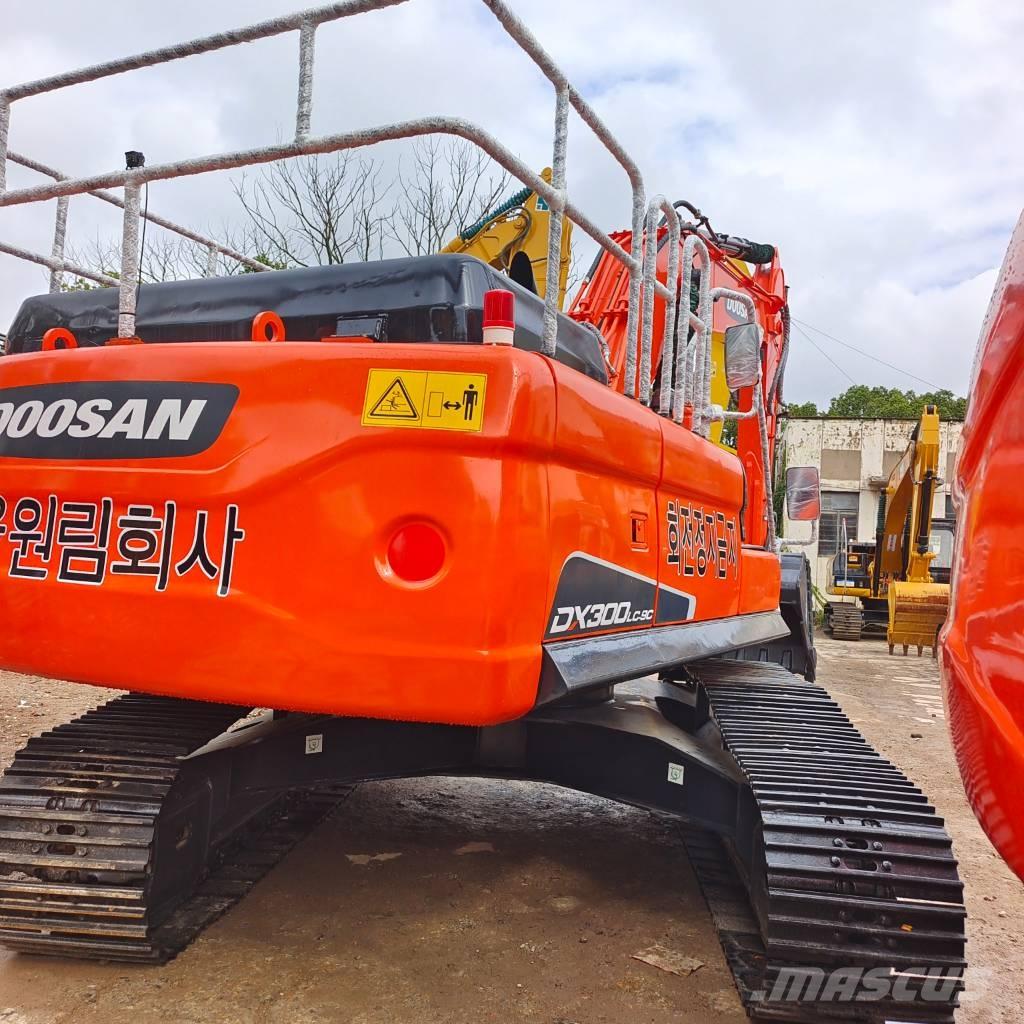 Doosan DX 330 LC-9C حفارات زحافة