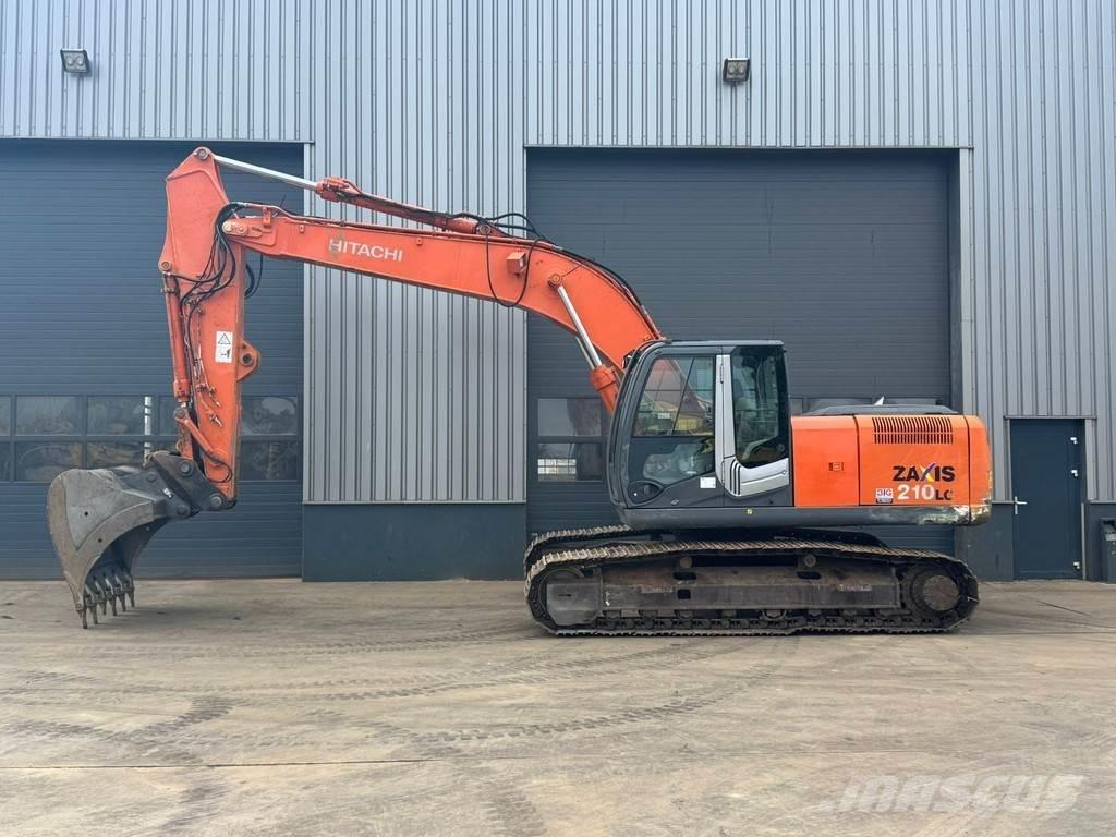 Hitachi ZX210LC-3 حفارات زحافة