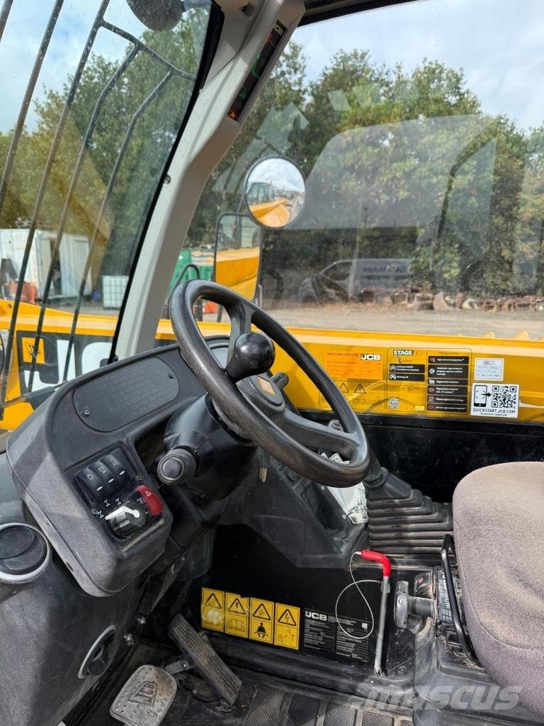 JCB 531-70 مناولات متداخلة