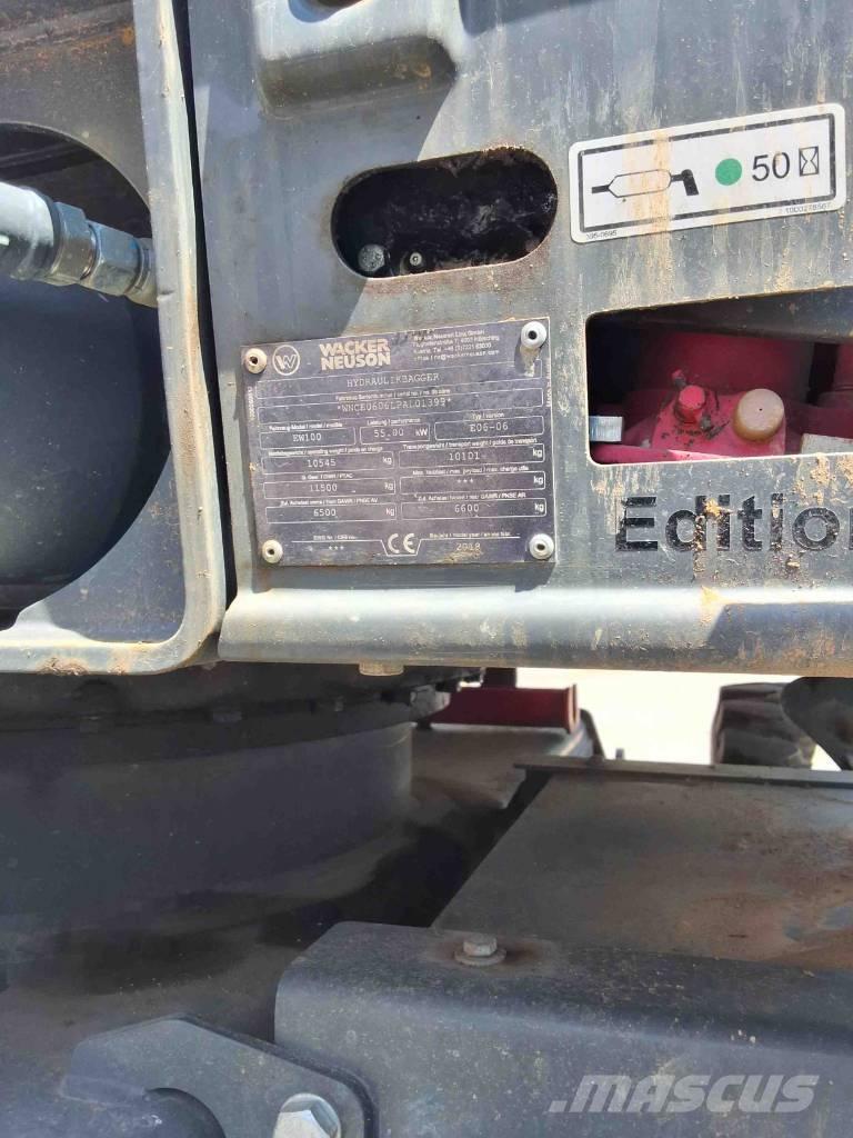 Wacker Neuson EW 100 حفارات بعجل