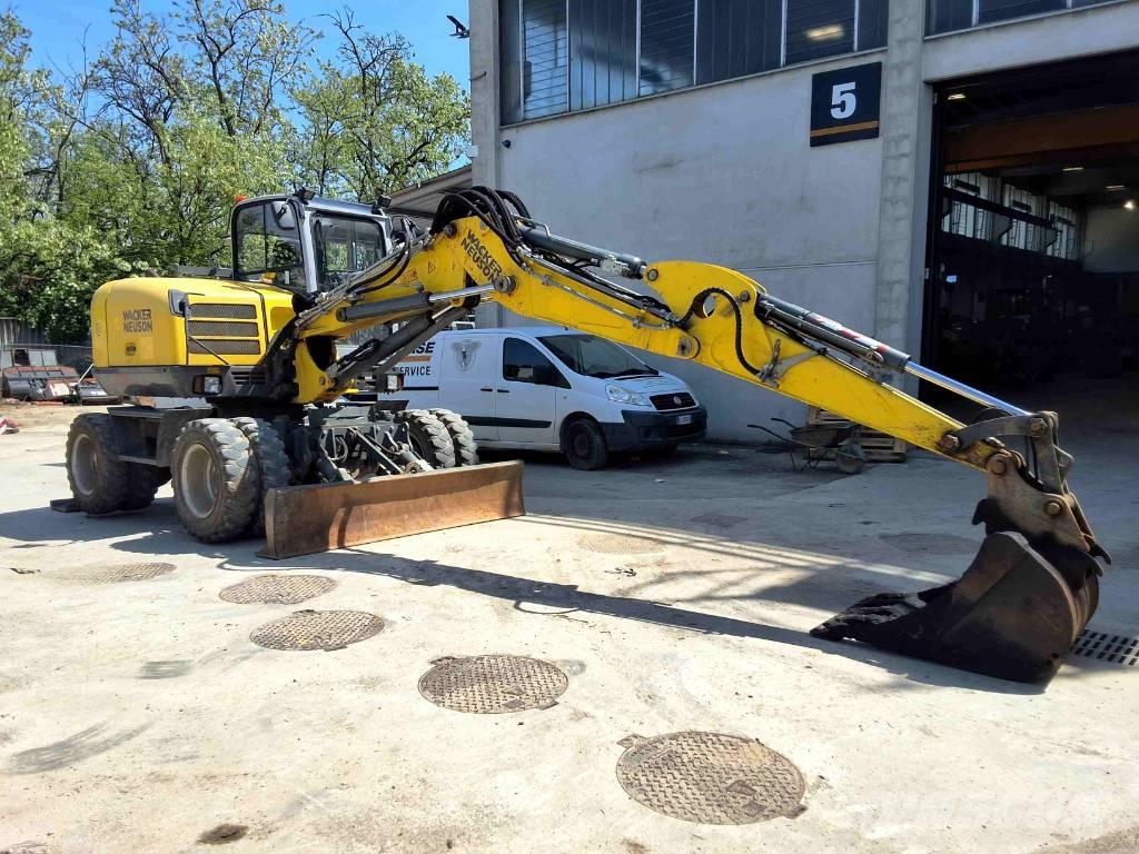 Wacker Neuson EW 100 حفارات بعجل