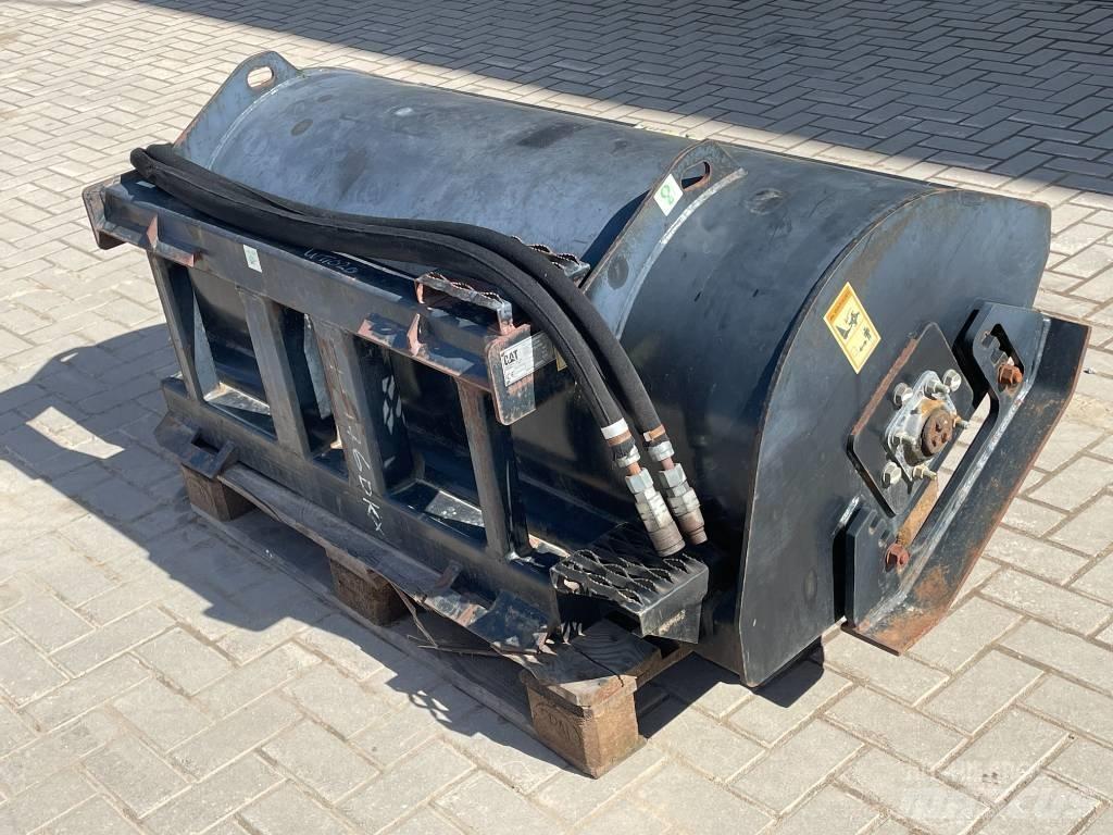 CAT LT 13 B لوادر انزلاقية التوجيه