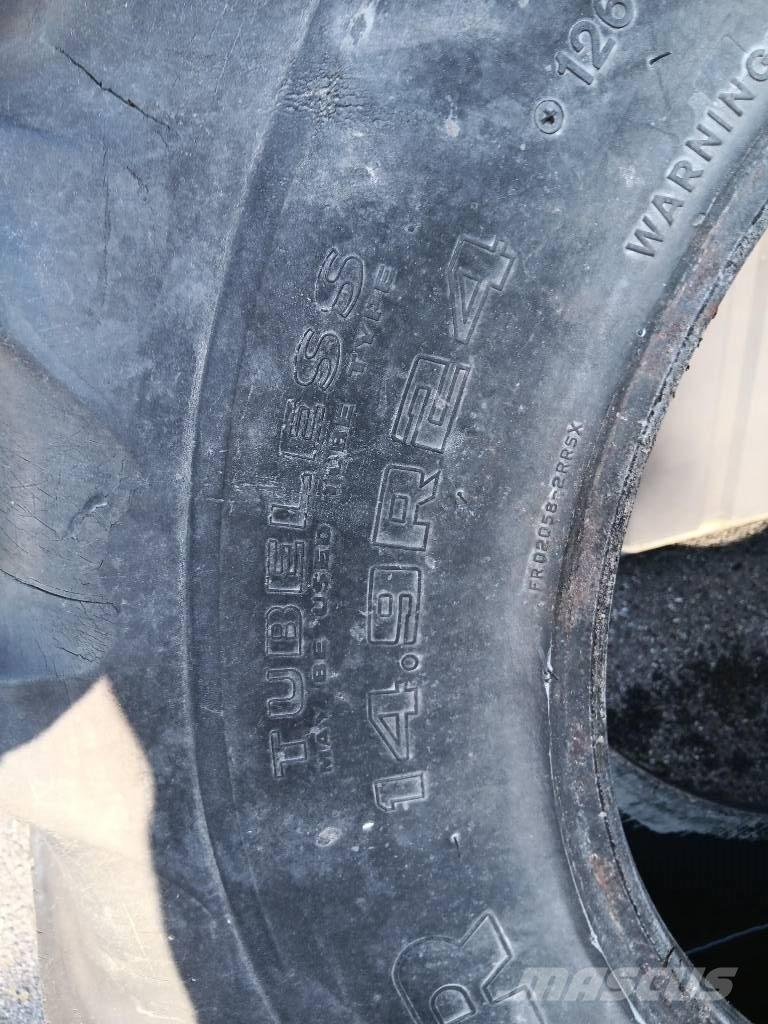 Goodyear 14.9R24 الإطارات والعجلات والحافات