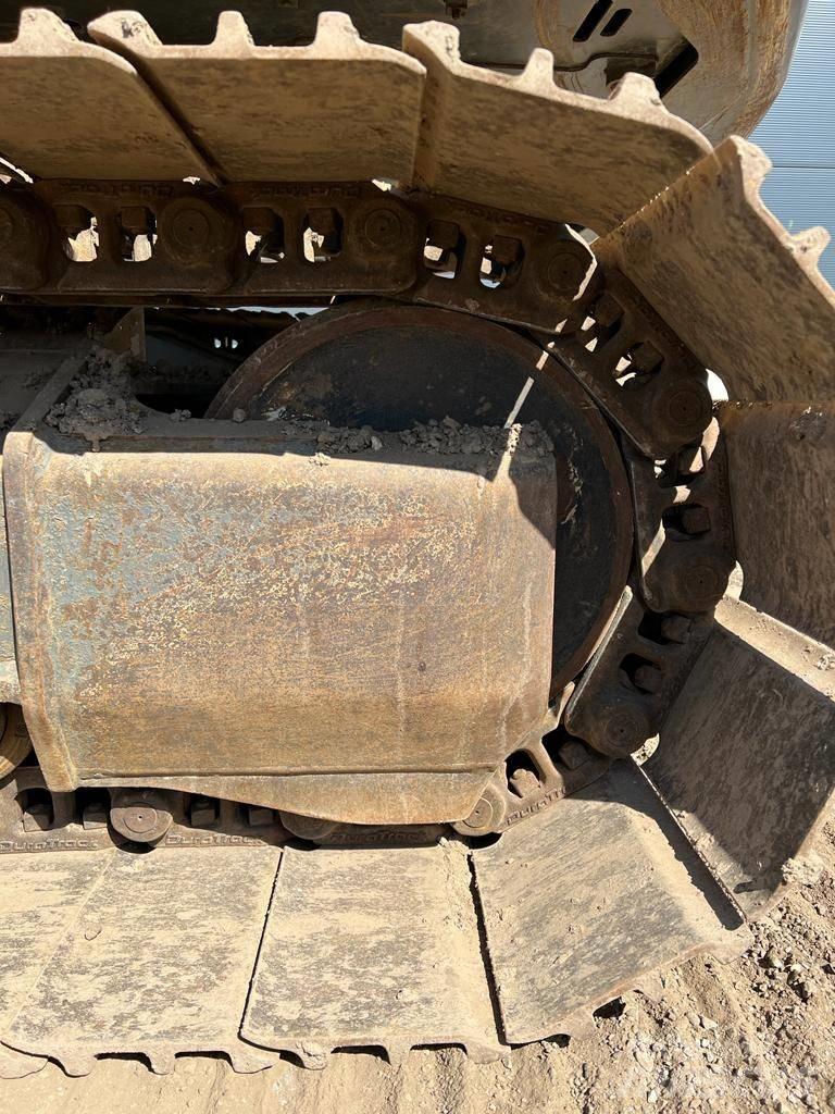 Volvo EC 140 E حفارات زحافة