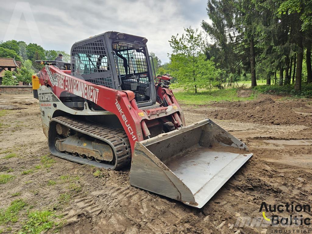 Takeuchi TL12V-2 لوادر زحافة